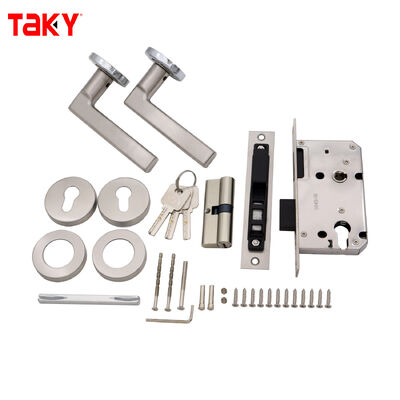 अच्छा दाम आधुनिक डिजाइन स्टेनलेस स्टील एल-आकार के दरवाज़े के हैंडल लॉकिंग आंतरिक लकड़ी के दरवाज़े के हैंडल के साथ ऑनलाइन